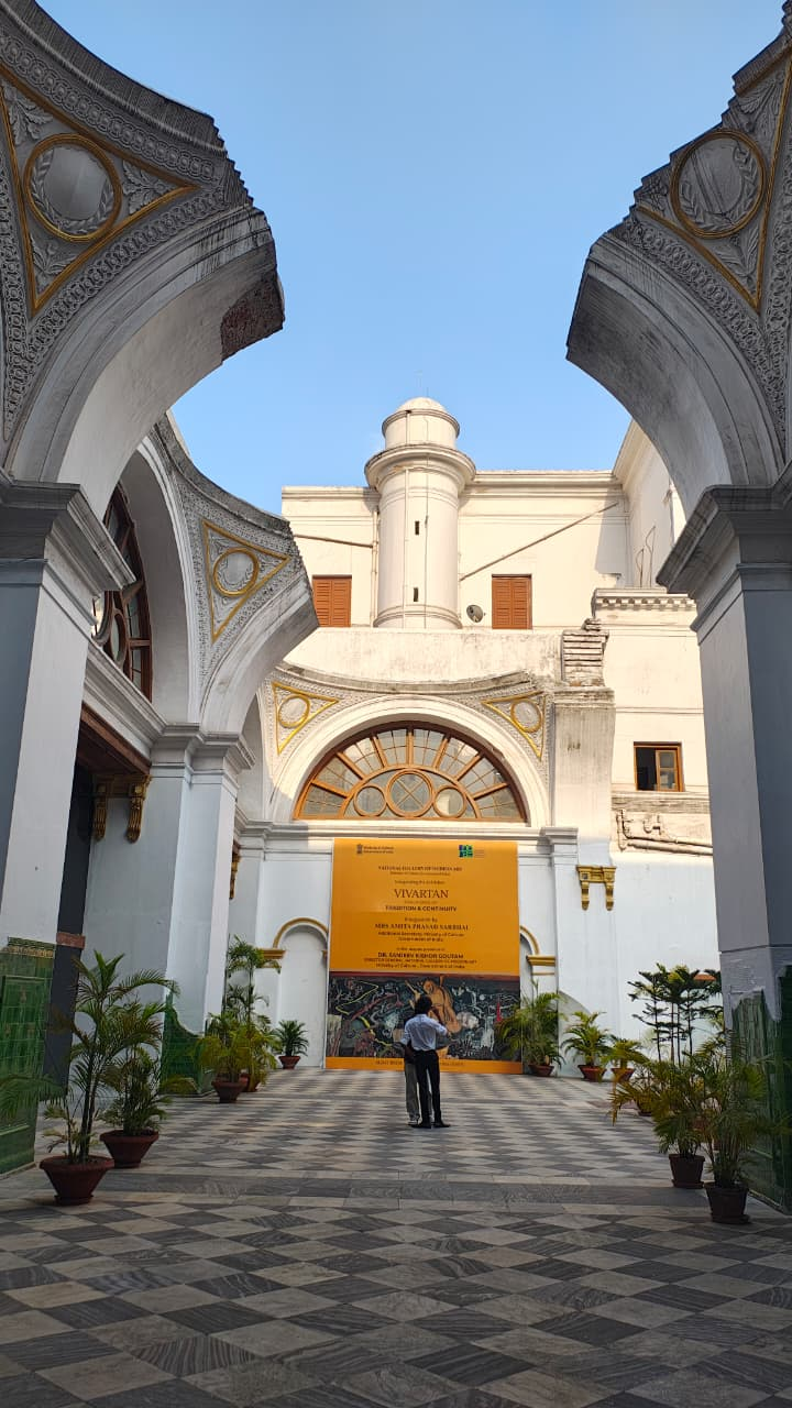 Kolkata currency building Dalhousie Square