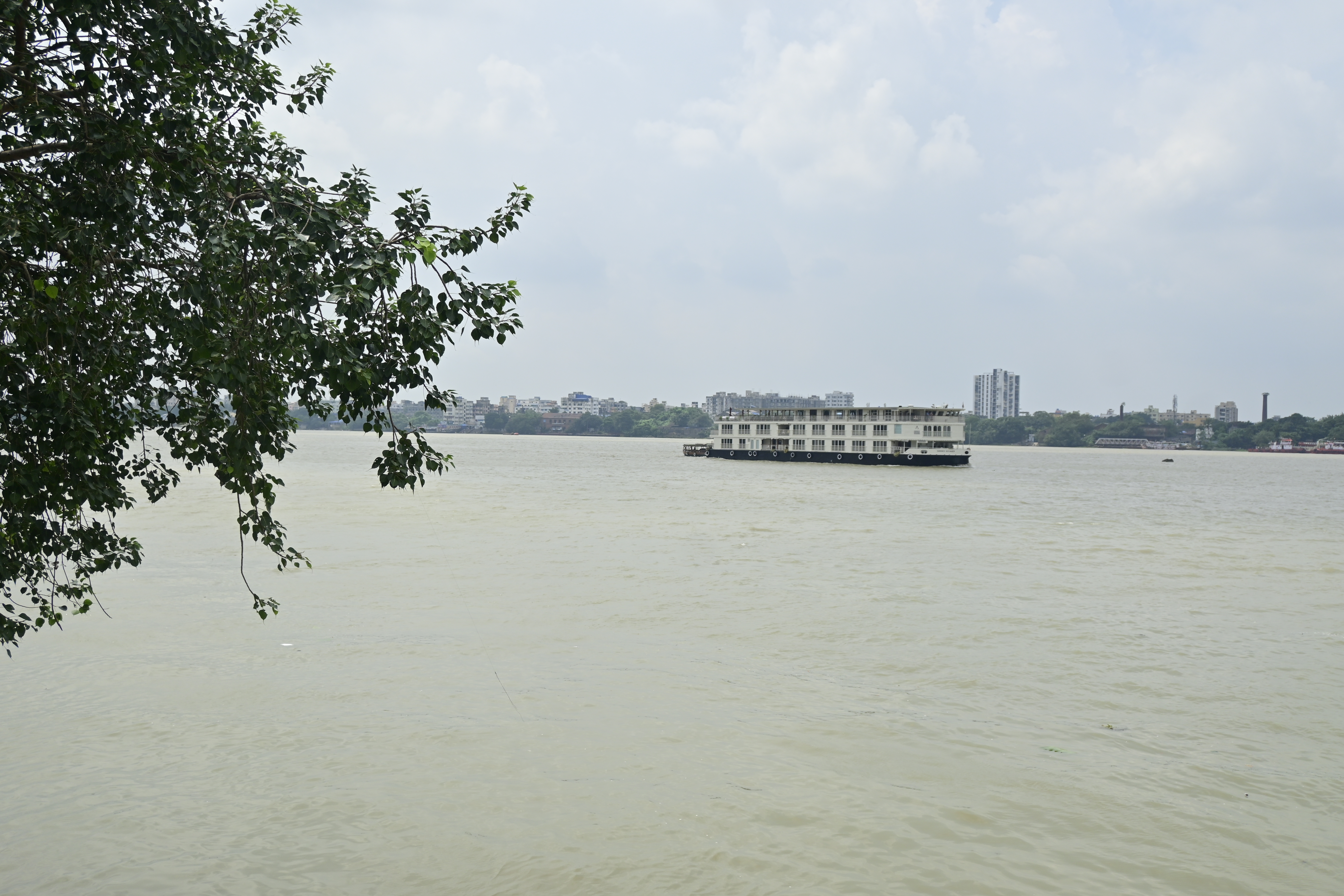 Kumartuli ideal location